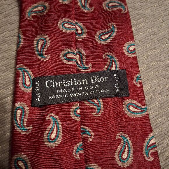 Christian Dior Tie 100% Silk Burgundy Paisley Made In USA 57" - Picture 2 of 4